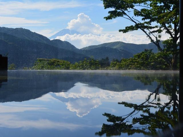 絶景逆さ富士_絶景日帰り温泉 龍宮殿