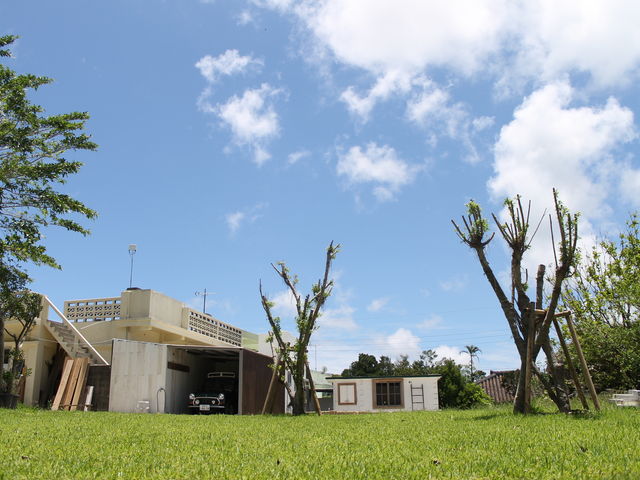 陶芸作家の工房とお店
作家が直営する店舗で
陶芸体験も可能
広いお庭が特徴
_アトリエ+ショップ COCOCO