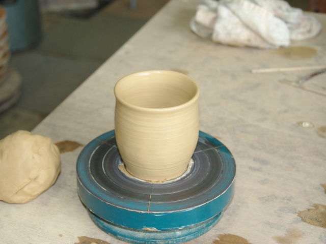 手ロクロで_陶芸工房うろり