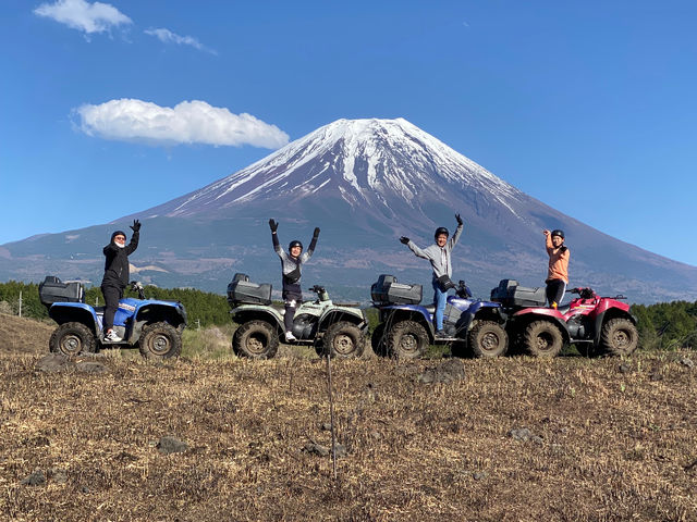 ATV富士山をバックに記念写真_富士山バギー