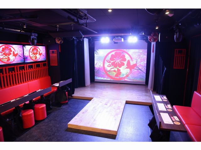 ステージと客席が近いのでLIVE感、一体感を感じられる造りです。_ARISE舞の館