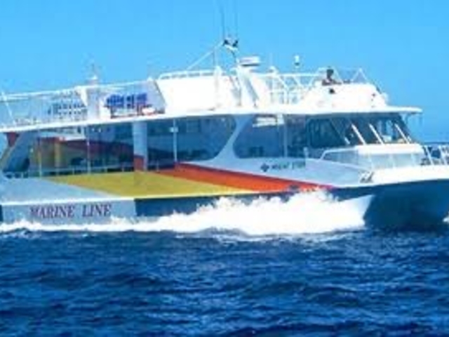 半潜水式水中観光船マリンスター_マリン観光開発