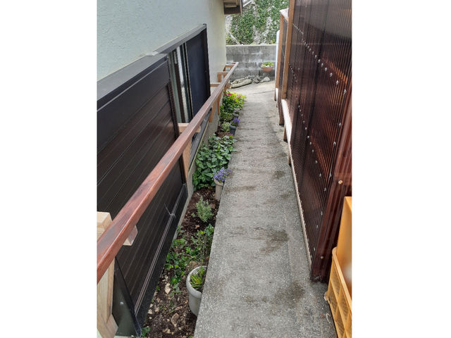 看板から右へ下って、突き当たりを左へどうぞ。_雲舟窯