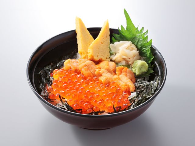 ウニいくら丼_御食事処 大漁市場