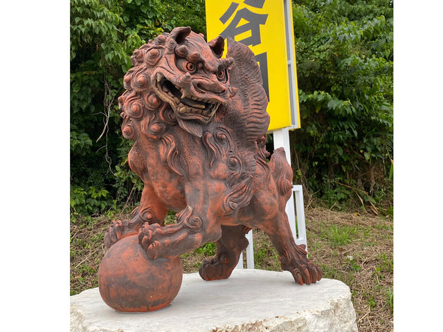 工房のある部落入り口にシーサーを寄贈しました。目印にもなっています。_とうき家〜春壽(はるとし)