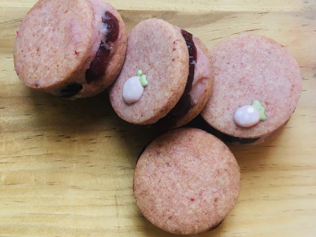 【米粉のグルテンフリースイーツ】苺のサンドクッキー_米粉スイーツ教室「ポジティブモンスター」