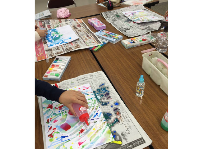 『にじみ絵』画材の特性を知り、それを活かして制作します。_絵画造形教室アトリエキッズ