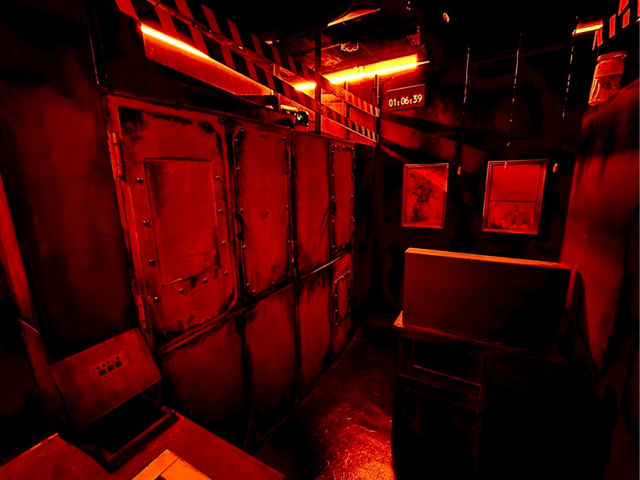 レッドボックス_東京密室 新体験脱出ゲーム秋葉原店