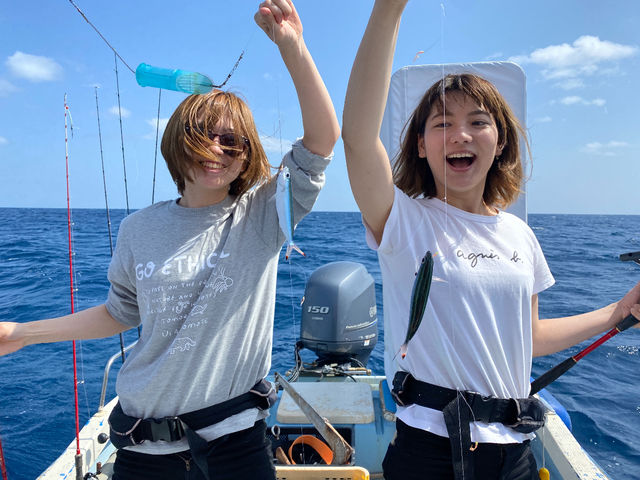 【体験釣りツアー】午前午後出港。子供でも初心者でも簡単手軽に楽しめるの釣り方です。エサ付けも魚の処理もスタッフが行うので魚が触れなくっても安心です。_初心者専門釣り船 フィッシュソング