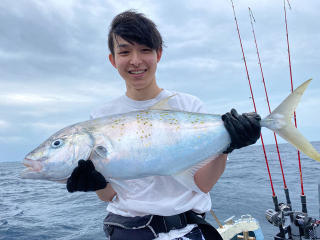【1日大物釣りツアー】狙うは高級魚!初心者でも安心船長が完全サポートいたします。手ぶらでOK・たっぷり1日大物狙い。釣れた魚は提携の居酒屋で調理可能です。_初心者専門釣り船 フィッシュソング