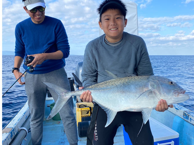 親子で釣り♪お父さんより釣れちゃうことも結構あります笑_初心者専門釣り船 フィッシュソング