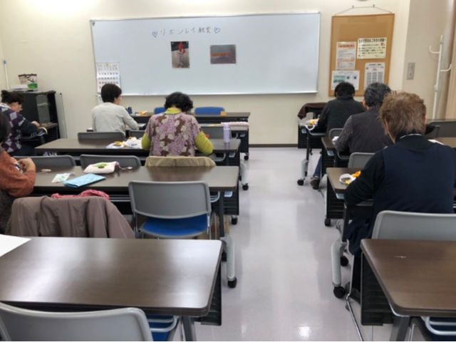 講習の様子_りぃりぃぷかリボンレイ教室
