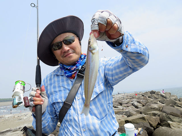 湘南の海で”ちょい投げ釣り”。キスなど楽しめます。_つれドキツアー