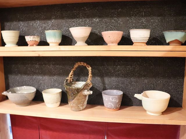 当店では器も手作り。心を込めておもてなし。_手打ち蕎麦 うさぎ庵