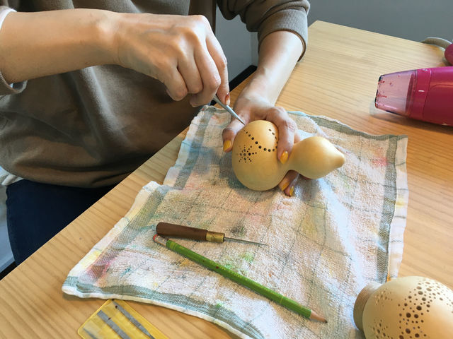 ひょうたんランプ作り体験_ヨーローヒョウタン工房