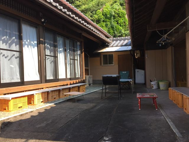 建物に囲まれて、周りを気にせずに、バーベキュー!できるよ〜_ほたるとさくら