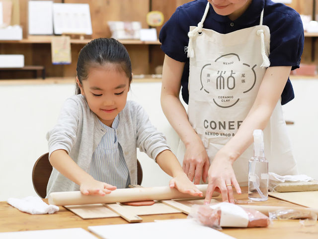 お子さまでも簡単に陶芸をお楽しみいただけます_CONERU nendo shop&space