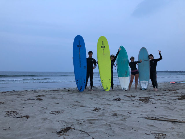サーフィンスクール終わる頃には皆『お友達』になっていますよ。_ALOHA SURFING SCHOOL