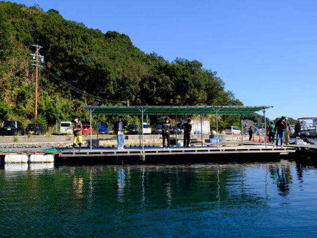手ぶら体験コースの様子_釣り公園 佐助屋