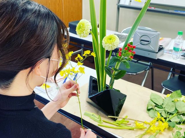 大人の生け花_生け花流山教室 華道育成会