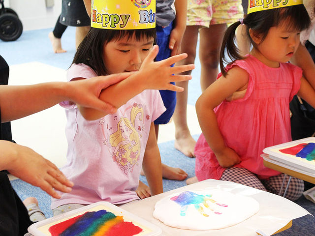 お誕生月のお子さまは何度でも入場無料!さらに毎月2回実施のお誕生日会にも予約不要・無料で参加できます♪_ファンタジーキッズリゾート武蔵村山