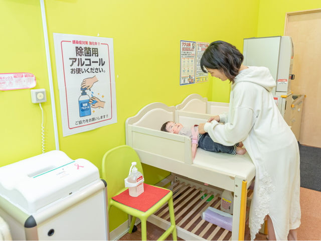 授乳室やおむつ交換台、調乳器も完備。_ファンタジーキッズリゾート港北