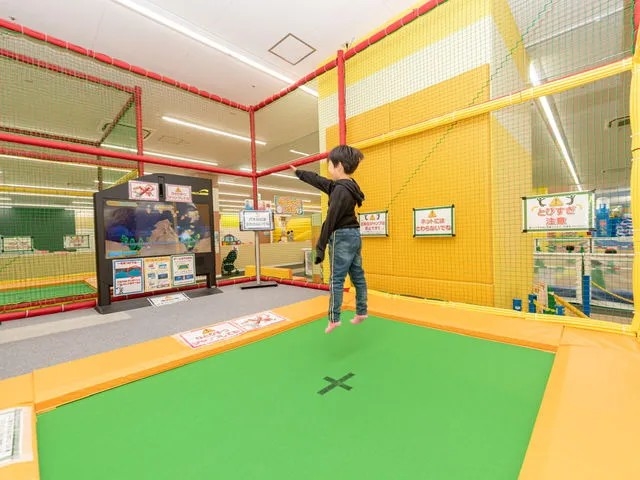 「ヴァロ・ジャンプ」は、まるで自分がゲームのキャラクターのようになれる不思議な体験ができます!_ファンタジーキッズリゾート港北