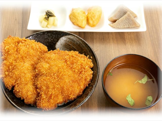 大人気「わらじかつ丼」_TAKARA工房