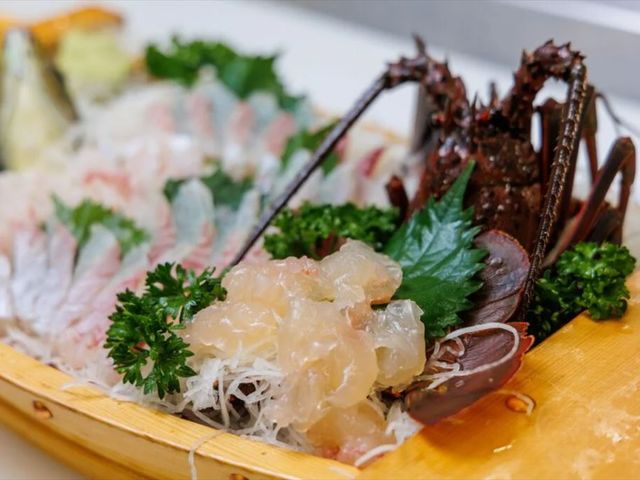 芸術的な船盛【地元鮮魚店プレミアムバックヤード体験 〜高級食材を匠の技で〜】_一般社団法人 志摩市観光協会