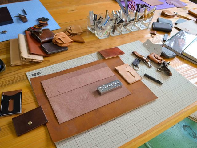 さあ、始めましょう_Leatherbien クラフトカフェ