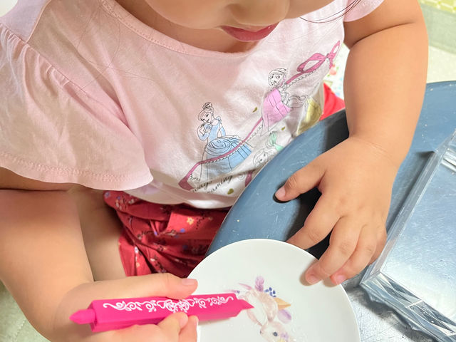 ハサミが使える小さなお子様からご利用いただけます_KiKi Porcelarts Salon