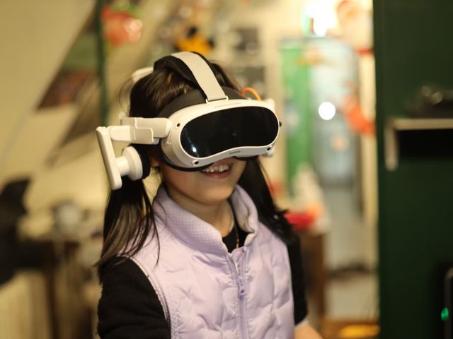 ただのアクションではなく、知恵を絞って挑むリアルな謎解き要素も満載!ひらめいた瞬間の達成感がクセになる!_Reality.Edge.VR (リアリティエッジ VR) VR Escape Room