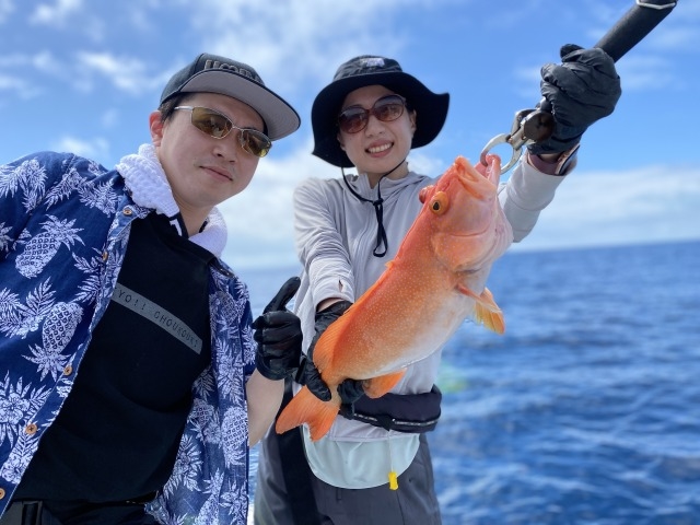 撮影もおこなっています。思い出つくりもお任せください_釣り船石垣島