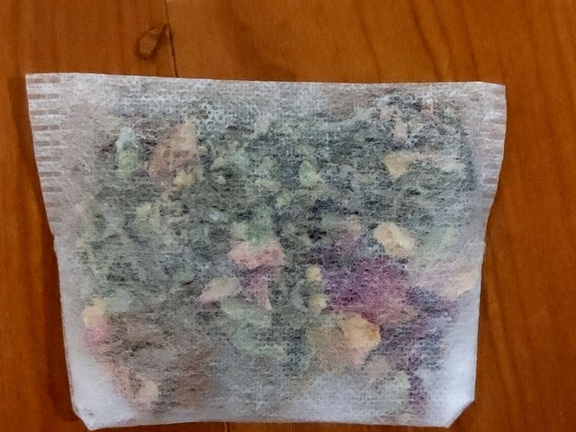 初回限定プレゼントの【ハーブよもぎパック】_おかまママ直伝黄土よもぎ蒸し&ヘナエステ ウシュク=ベーハ