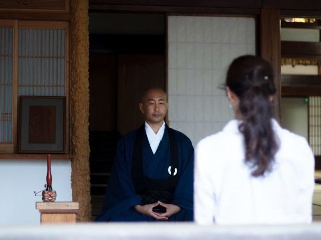 禅寺の静けさの中で、ゆったり坐禅を体験していただける、プライベートな坐禅会を承っております。ご友人やご家族と一緒に、また、おひとりでの体験も可能です。_上関山 極楽寺