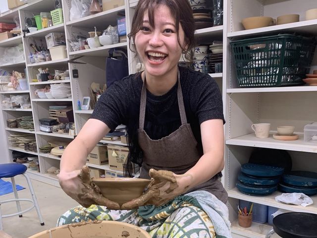 陶芸体験と言えばなっといってもロクロ体験!きっと素晴らしい思い出になります。_さんご焼き工房おきなわ工芸の杜
