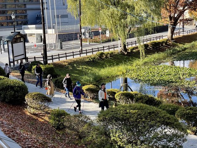 千秋公園の外周を歩く_あきたポールウォーキングクラブ