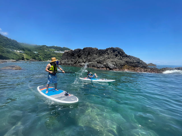 仲間とはしゃぐのもサップの楽しさの一つ_海の音色