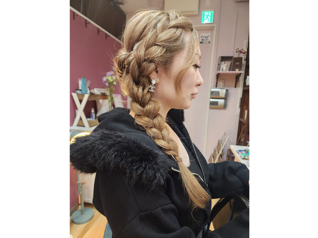 結婚式、入学式、卒業式、ライブ
ヘアセットのご予約はお問い合わせください。
_Miel et Fleurs
