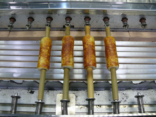 実際の焼き上げ画像_ヤマサ蒲鉾 かまぼこ作り体験教室