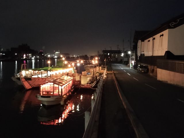 屋形船桟橋と待合室通りと酒蔵風景
_八戸屋形船 新井田丸