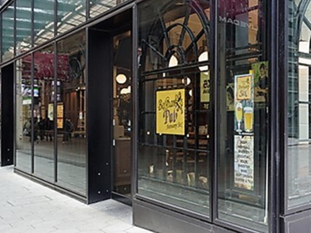 Belgian Pub Antwerp Six ベルジアンパブ アントワープシックスの写真1