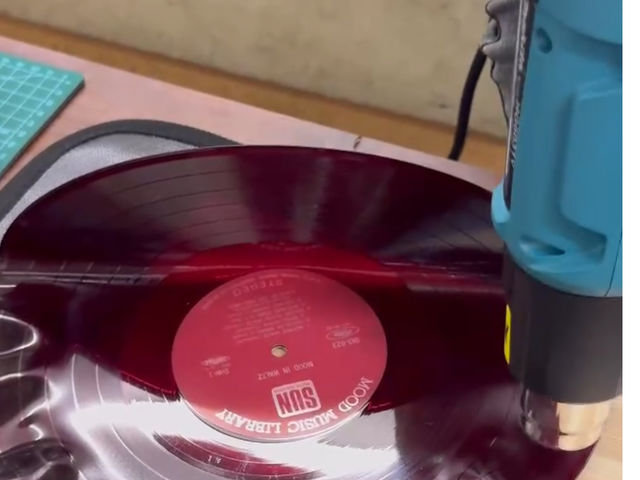 レコード加工する際の一コマ♪_REVINLYWORKS