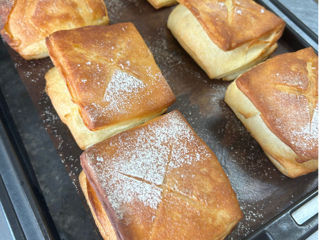 ぜひ、オーブンから出したてのパンも注目してください!_glamorousパン教室