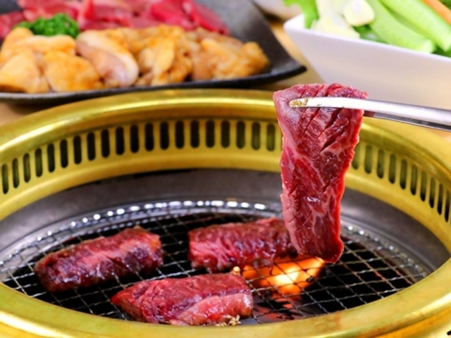 崔おばさんのビックリホルモン家 高城店の写真1