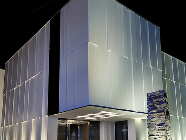 新潟モノリスの写真1