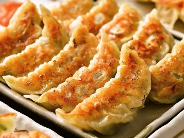 仙台餃子酒場 中野栄の写真1