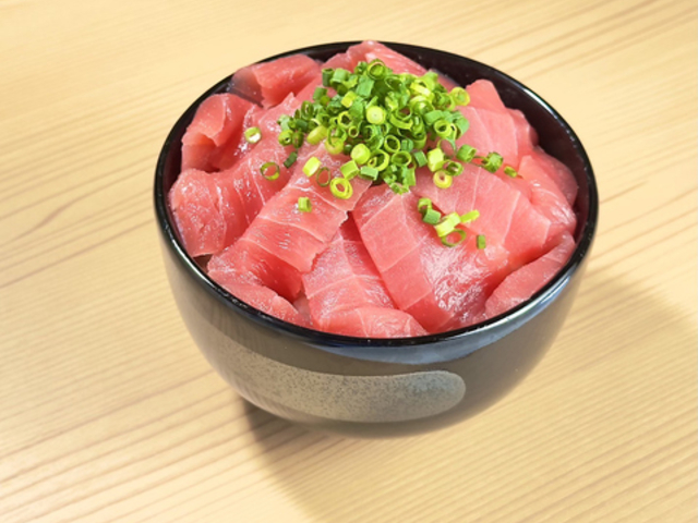 本まぐろ直売所 中村公園店の写真1