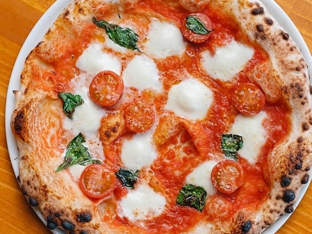 石窯pizzaと肉料理 ROCK VALLEYの写真1