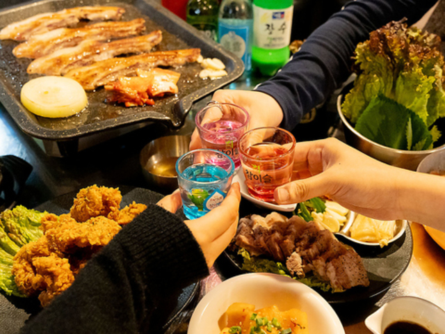 韓国酒場 韓チャドル ネネチキン 桜木町野毛店の写真1